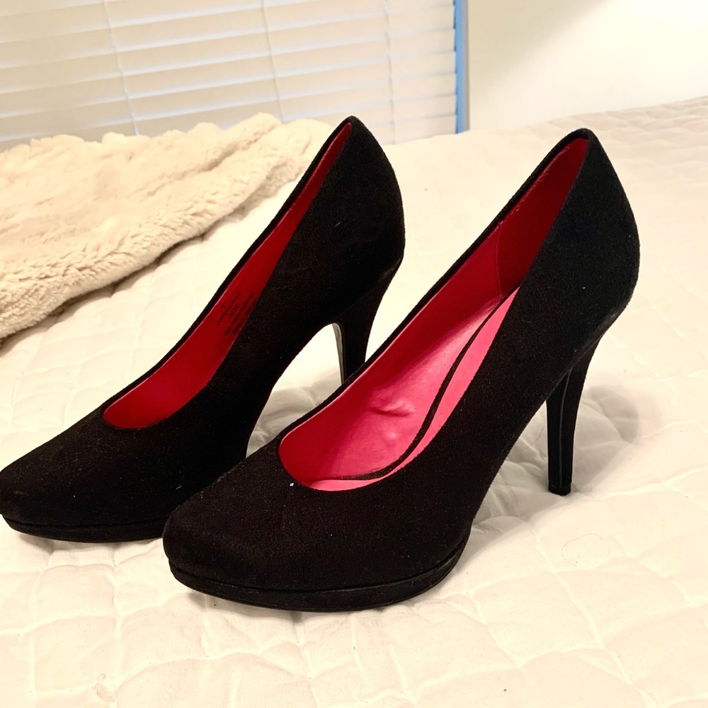 X-Appeal Black Pumps